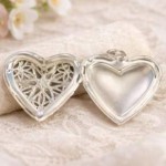 Silver NecklacE Opening Heart