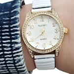 Readable Women's watch gold delicate white numbers classic bracelet